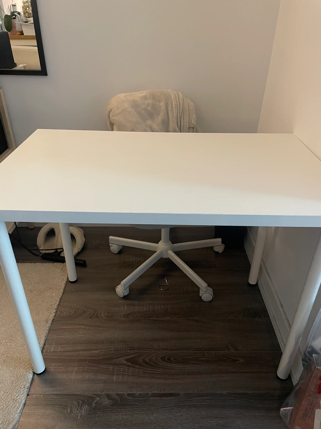 White Desk - photo 2