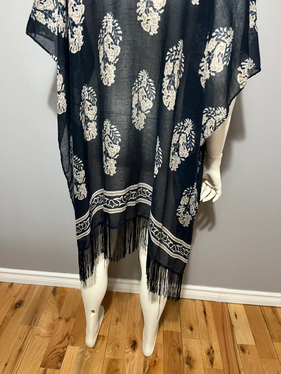 Dark Blue Floral Print shawl / wrap with Fringe - photo 4