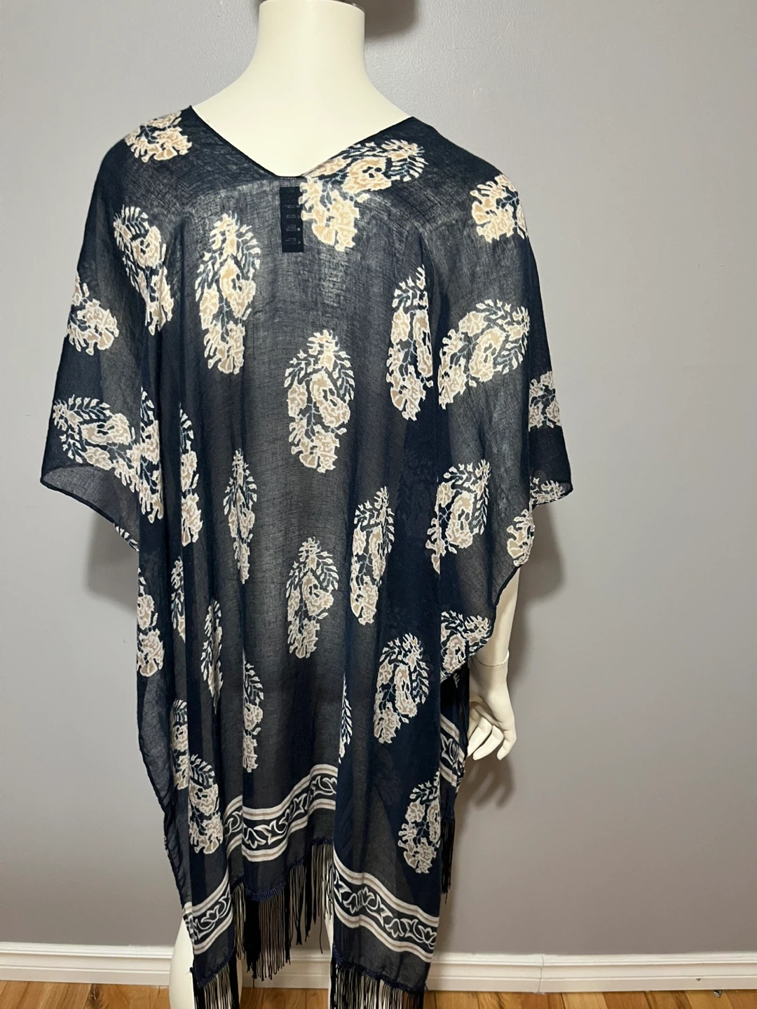 Dark Blue Floral Print shawl / wrap with Fringe - photo 5