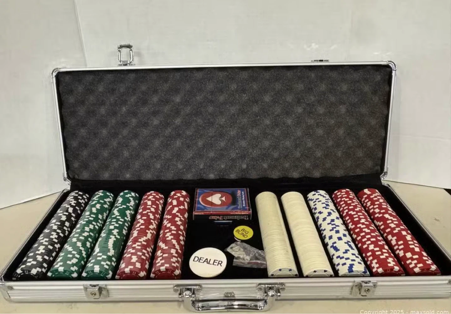 Trademark Poker 500 Chip Poker Set with Aluminum Case