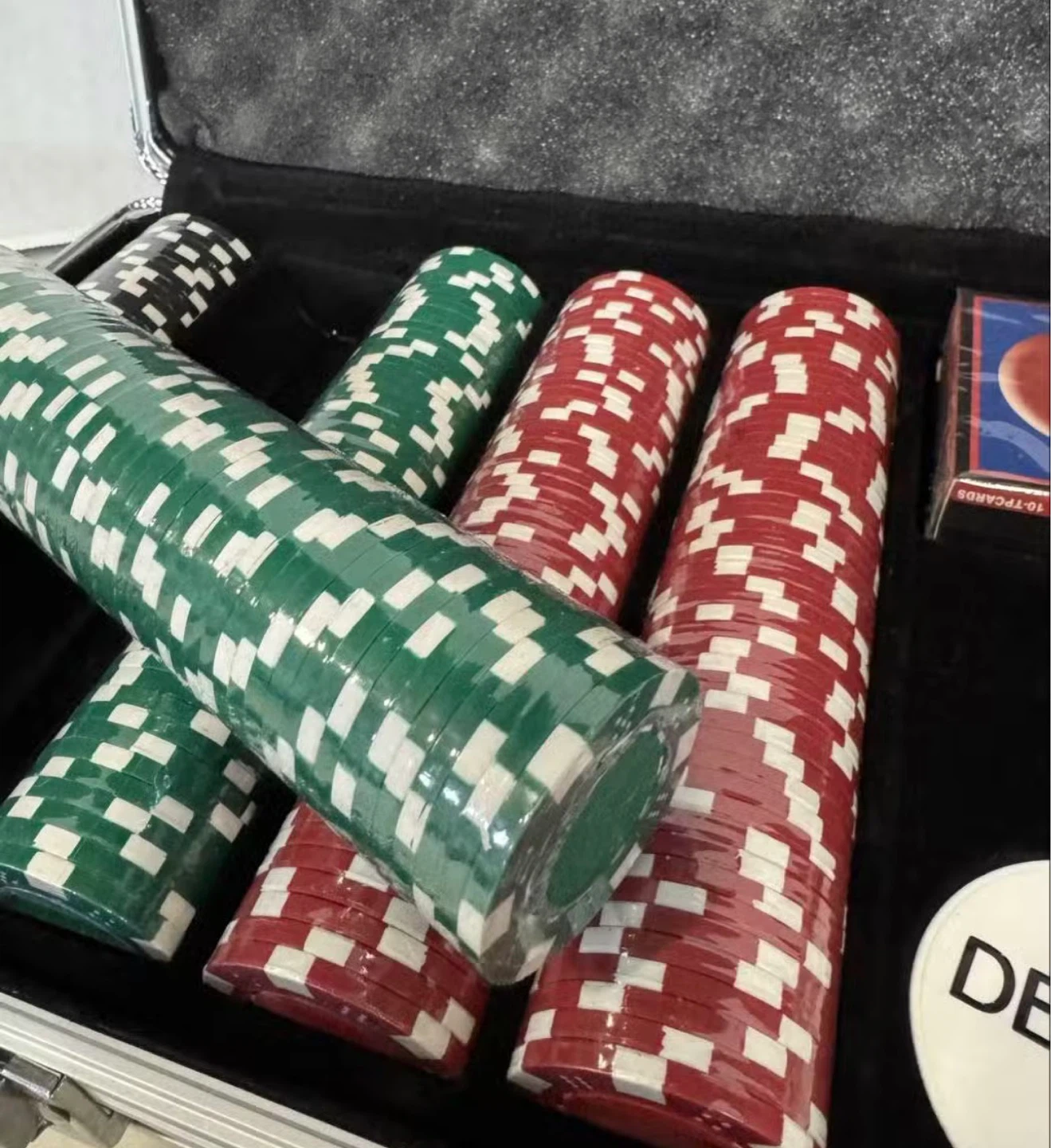 Trademark Poker 500 Chip Poker Set with Aluminum Case - photo 4