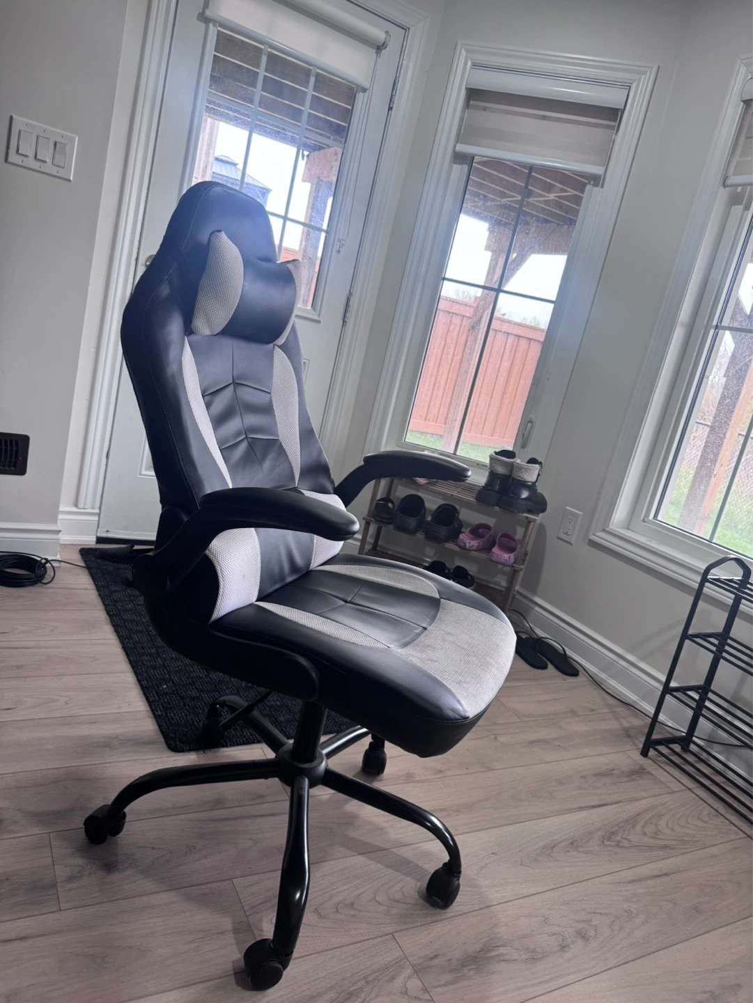Black and White Gaming Chair - photo 2