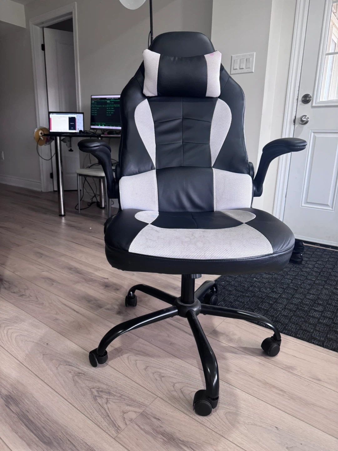 Black and White Gaming Chair - photo 3