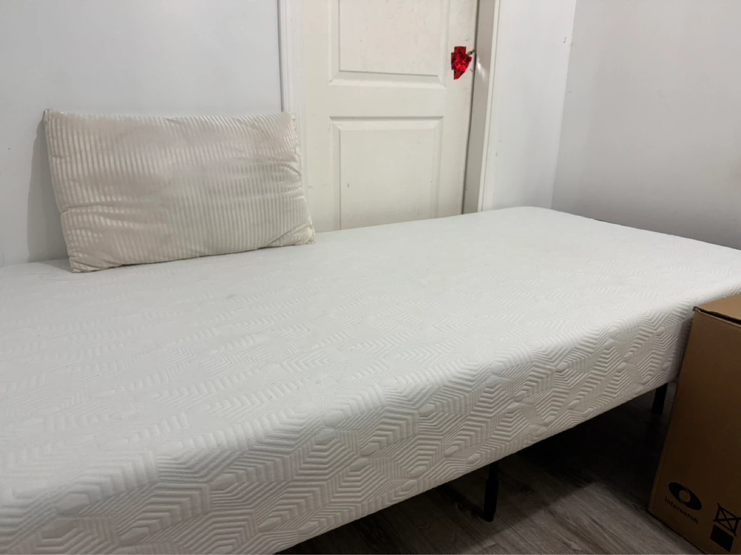 Twin mattress - photo 3