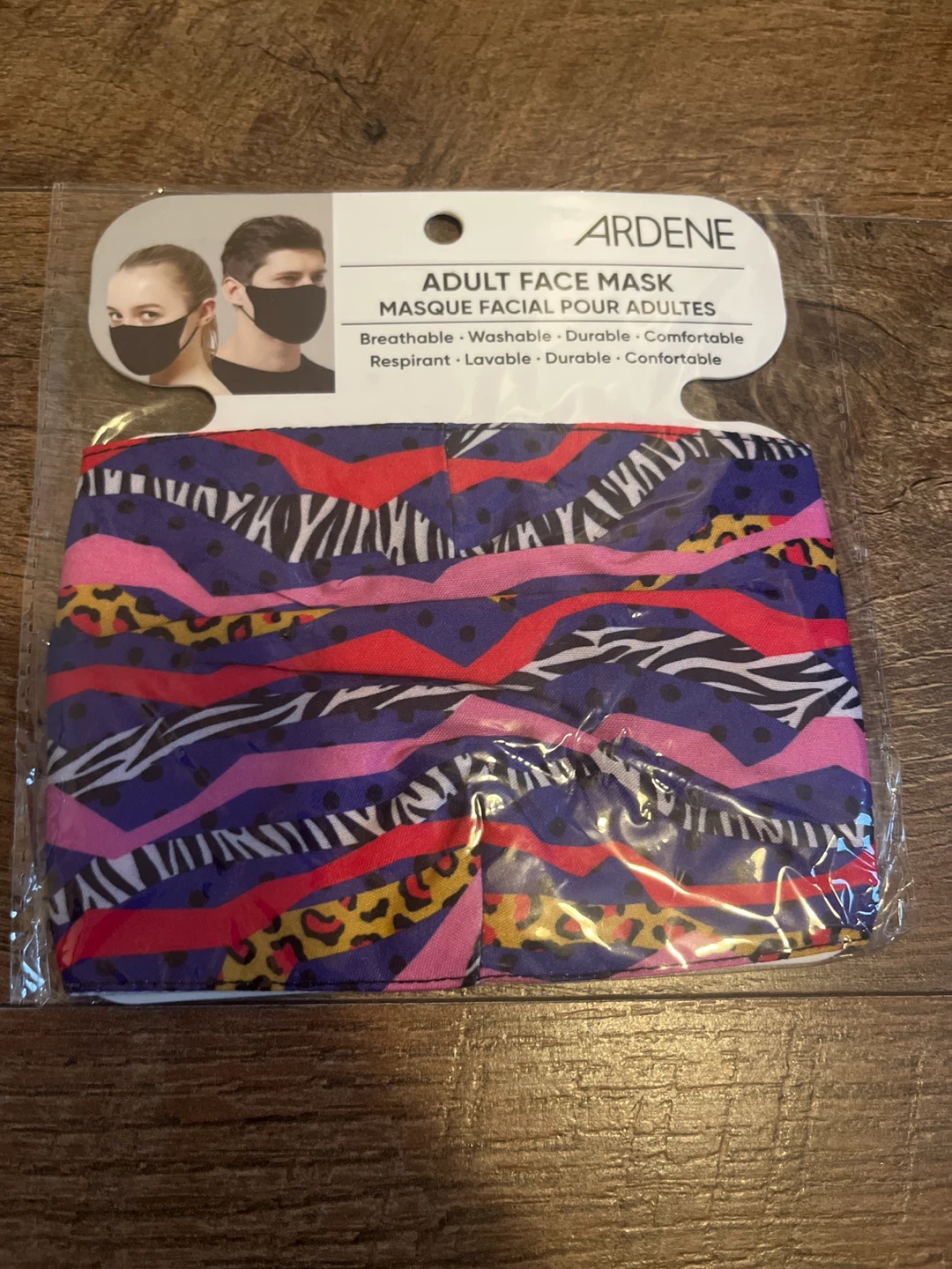 Ardene Adult Face Mask-Red/Pink/Purple Print🌱