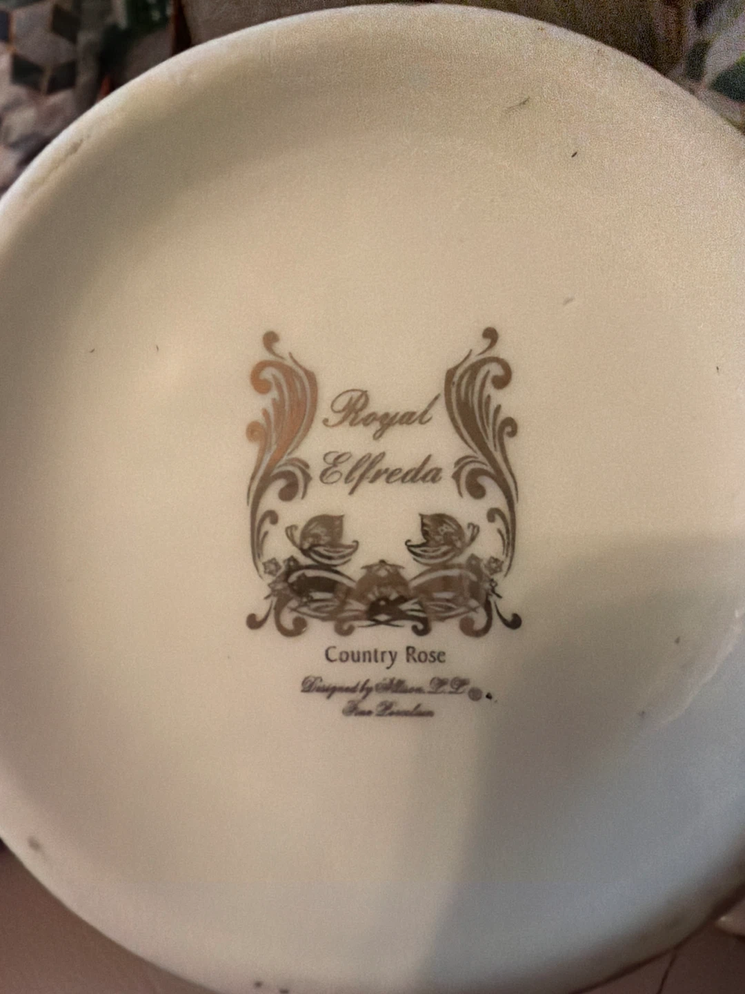 Royal Elfreda Country Rose Teapot and Creamer Set - photo 5