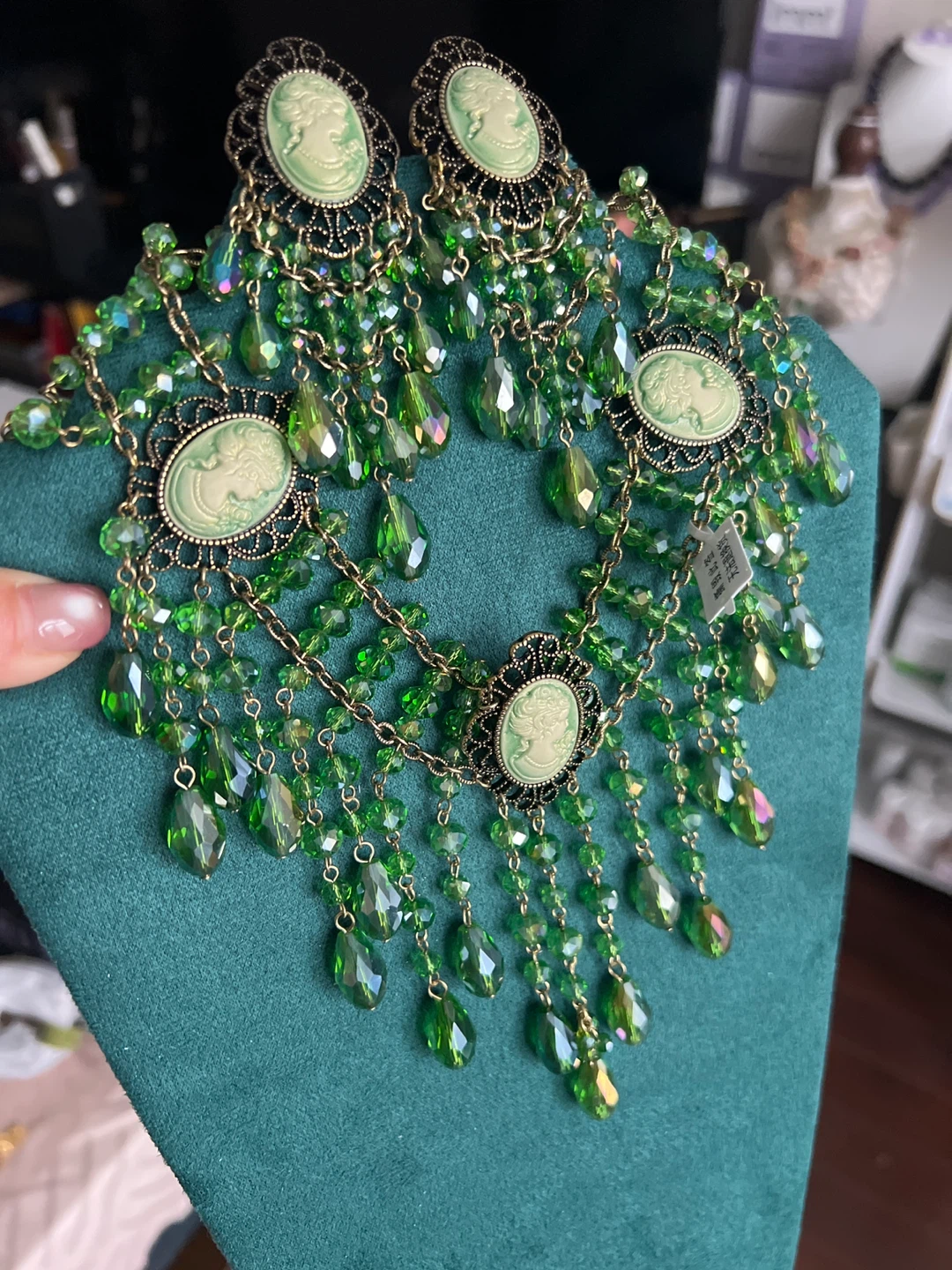 Cameo and Green Crystal Chandelier Necklace and Earrings Set - photo 3