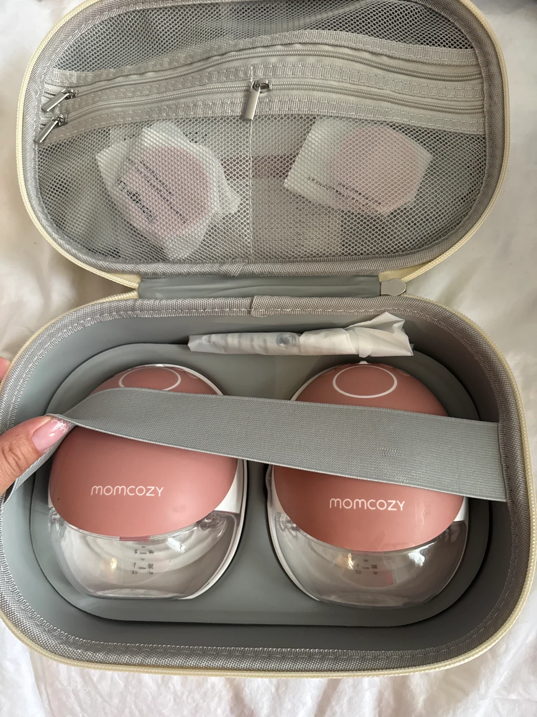 Momcozy Wearable Breast Pump with Carrying Case