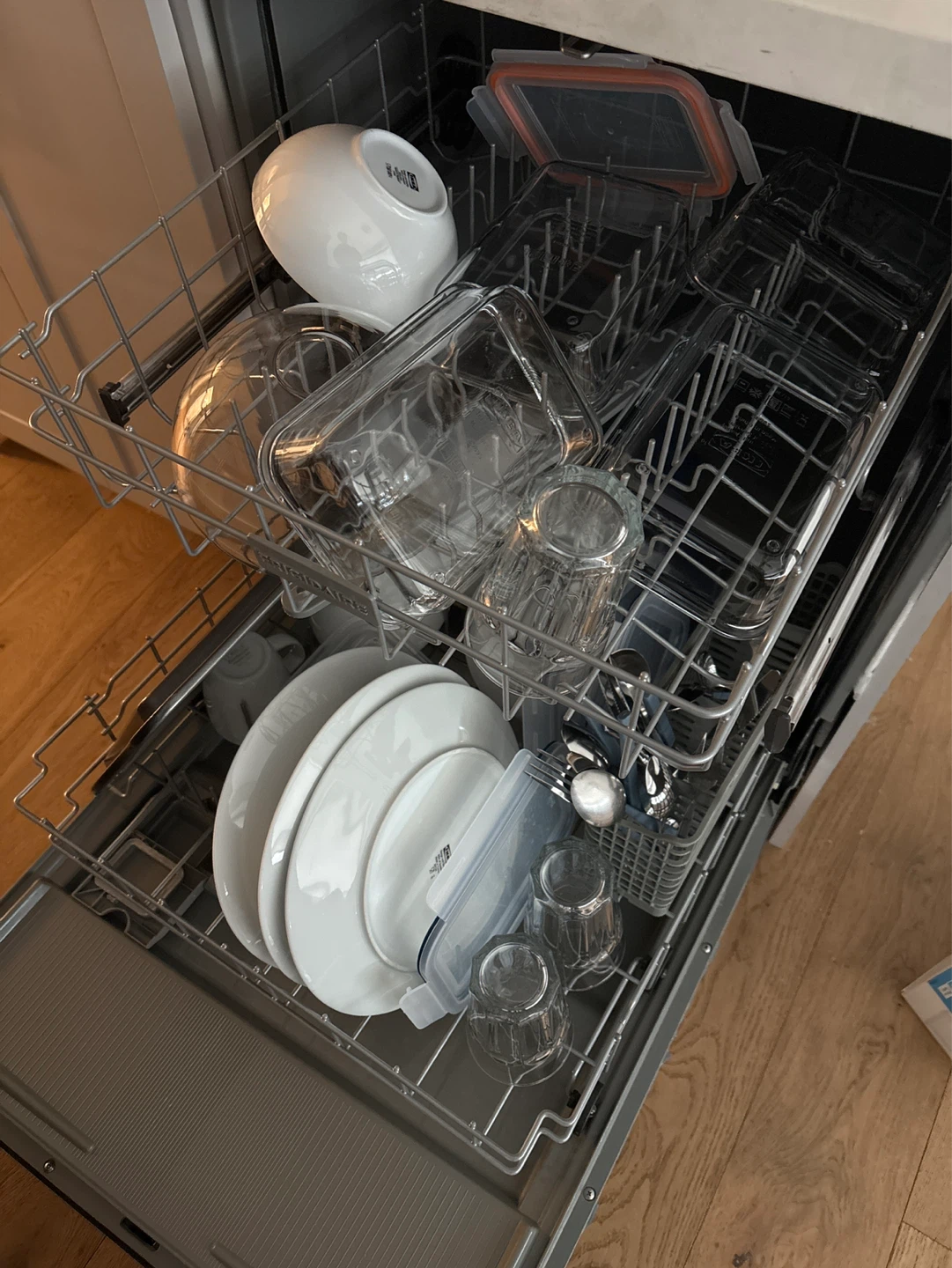 Assorted Kitchenware