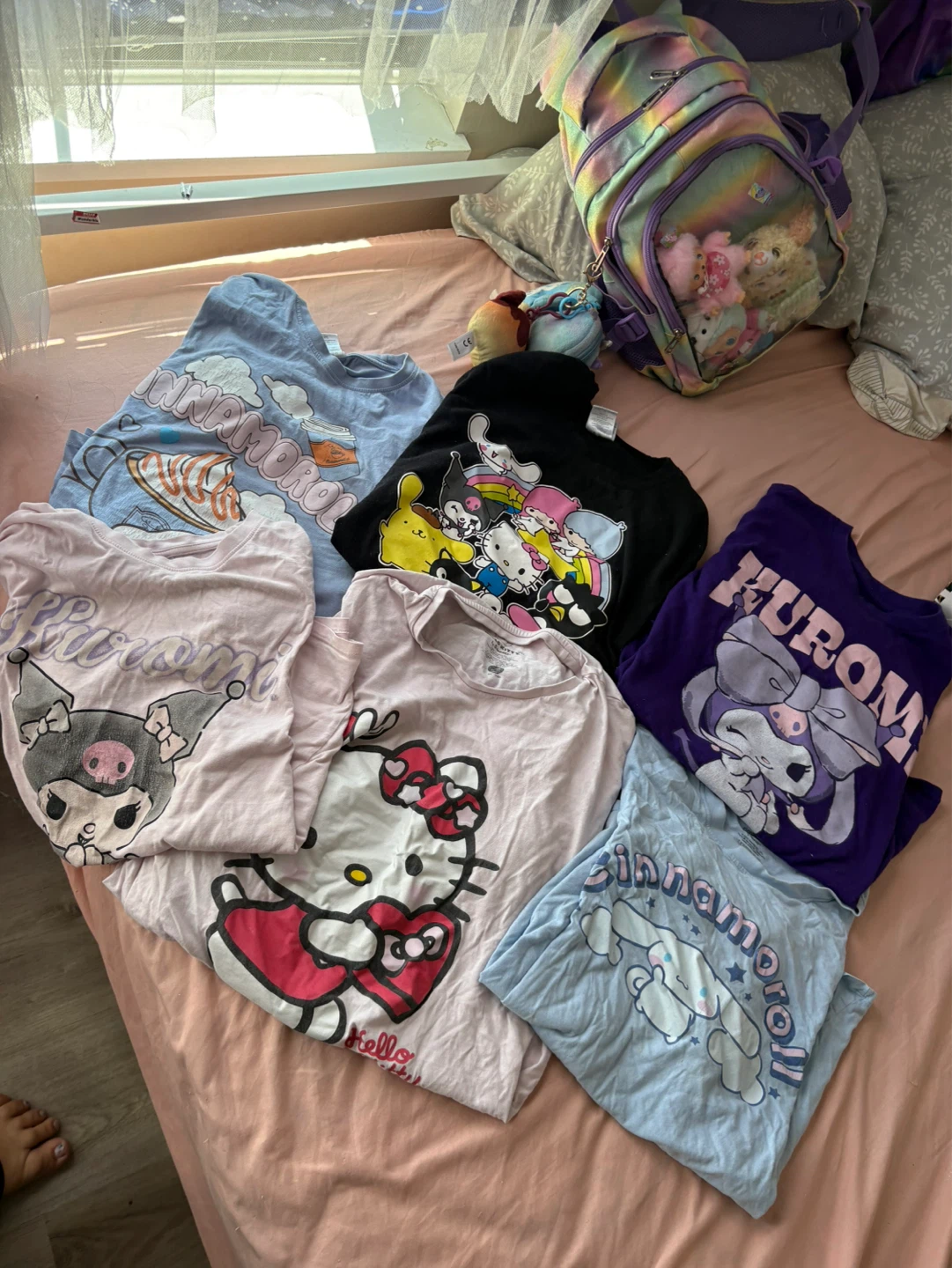 Hello Kitty, Kuromi, Cinnamoroll)
