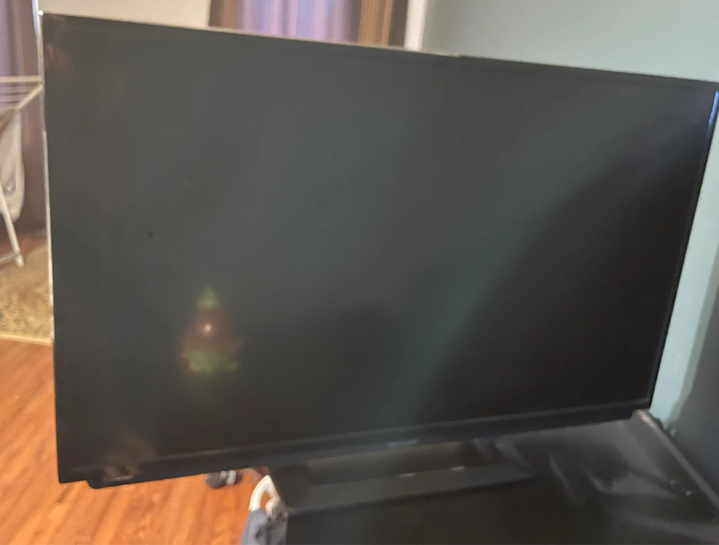 Sharp 32" LCD TV - photo 2