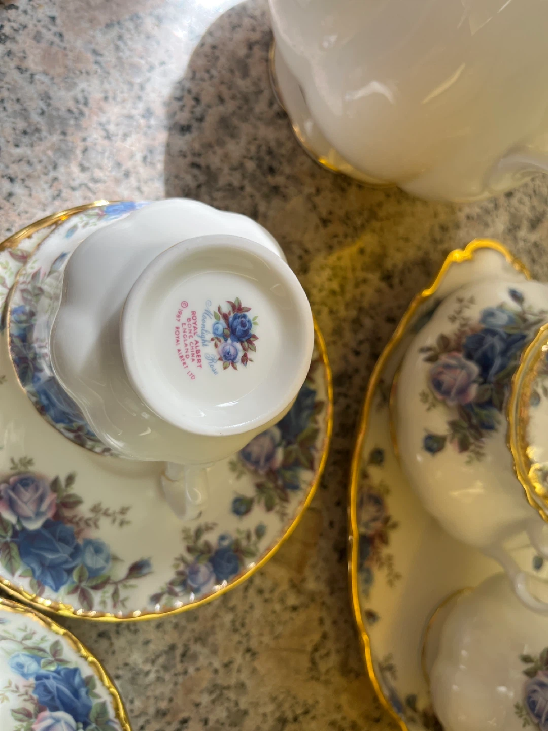 Royal Albert "Old Country Roses" Tea Set - photo 4