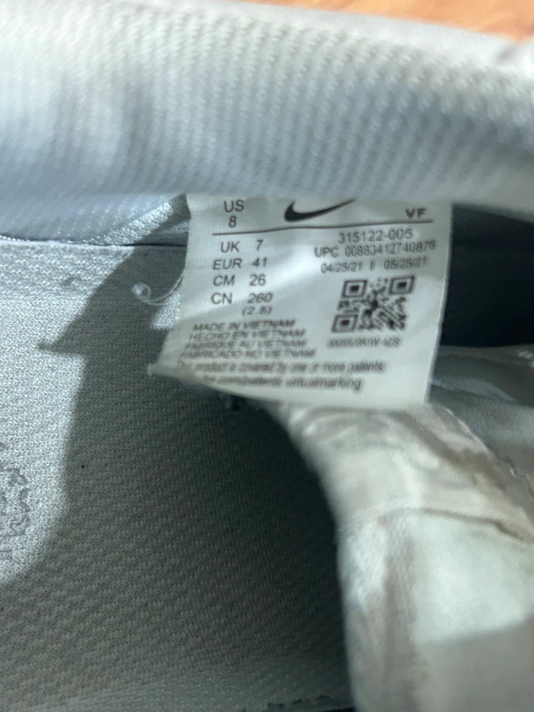 Nike Air Force 1 White Sneakers - US 8 - photo 4