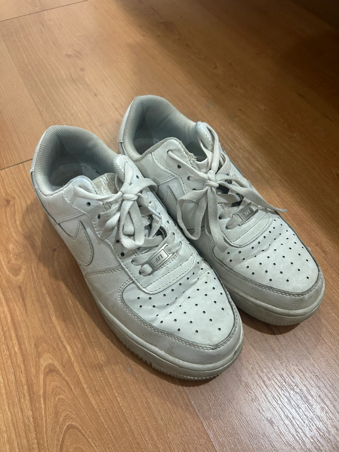 Nike Air Force 1 White Sneakers - US 8 - photo 3