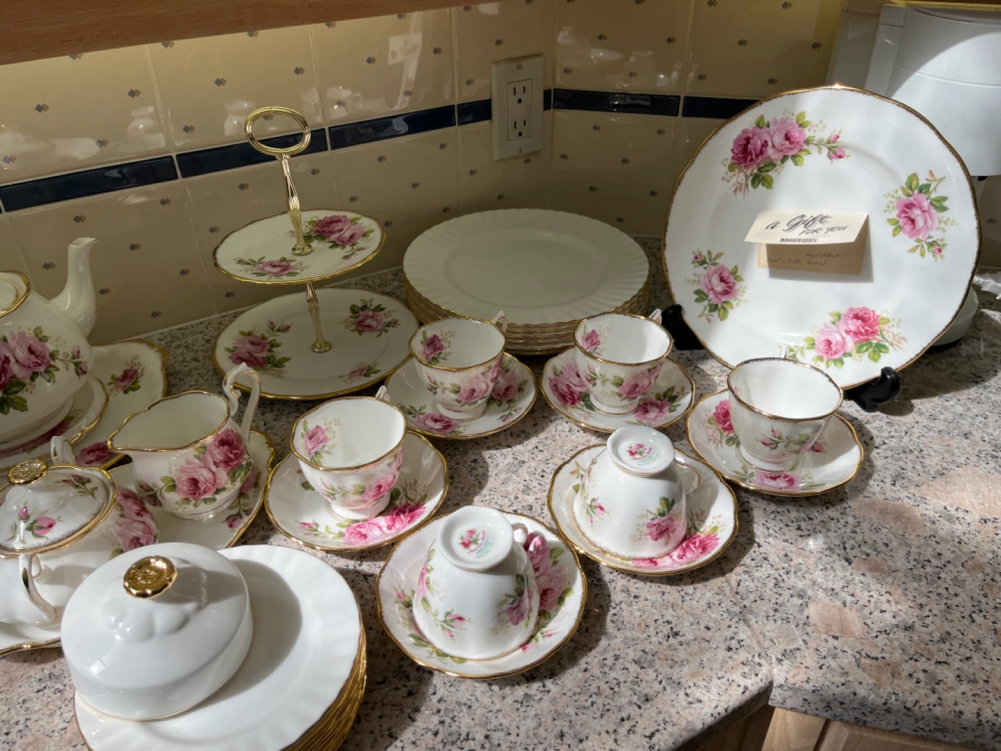Royal Albert "Rose Confetti" Teacup Set - photo 5