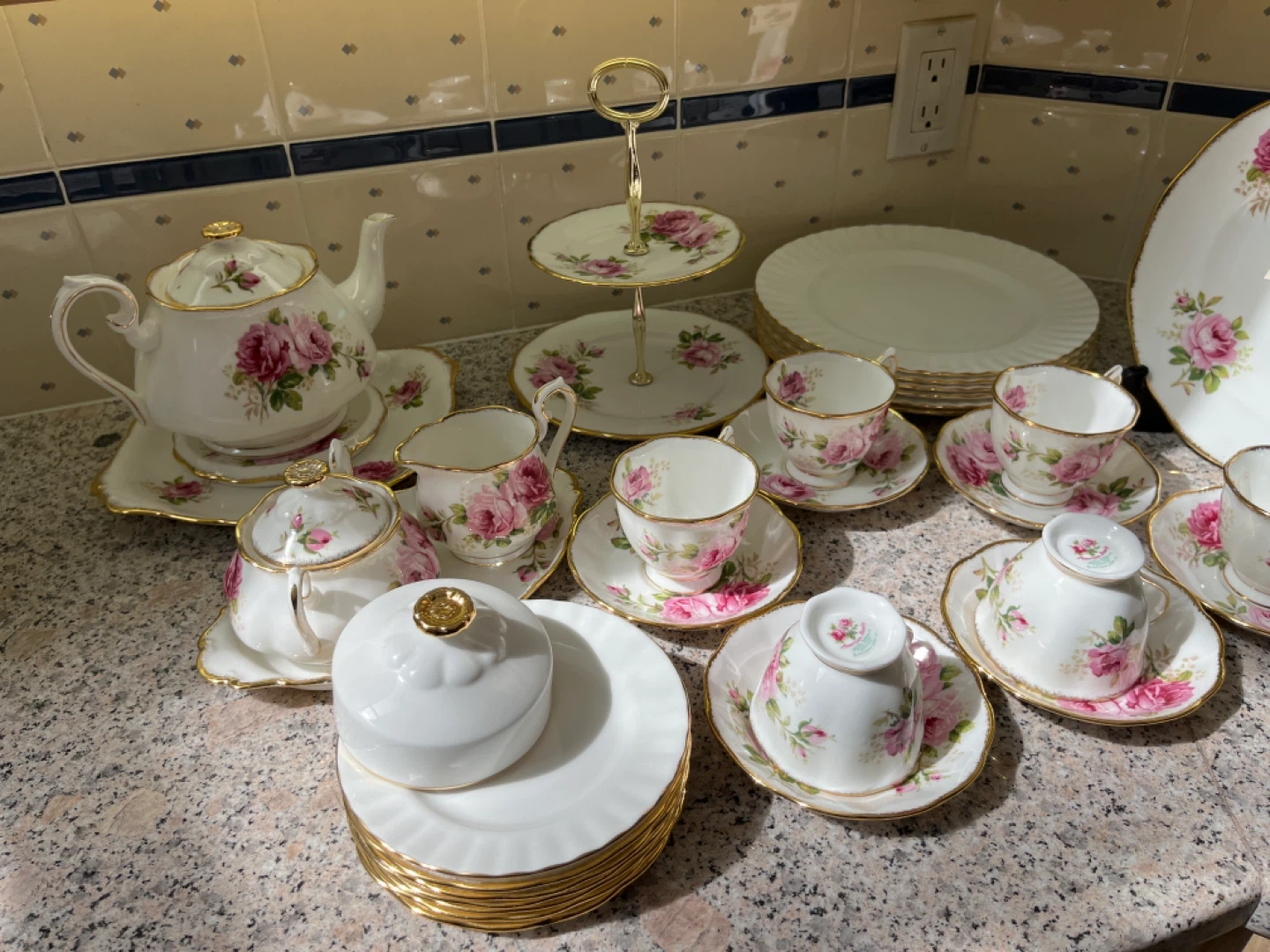 Royal Albert "Rose Confetti" Teacup Set - photo 4