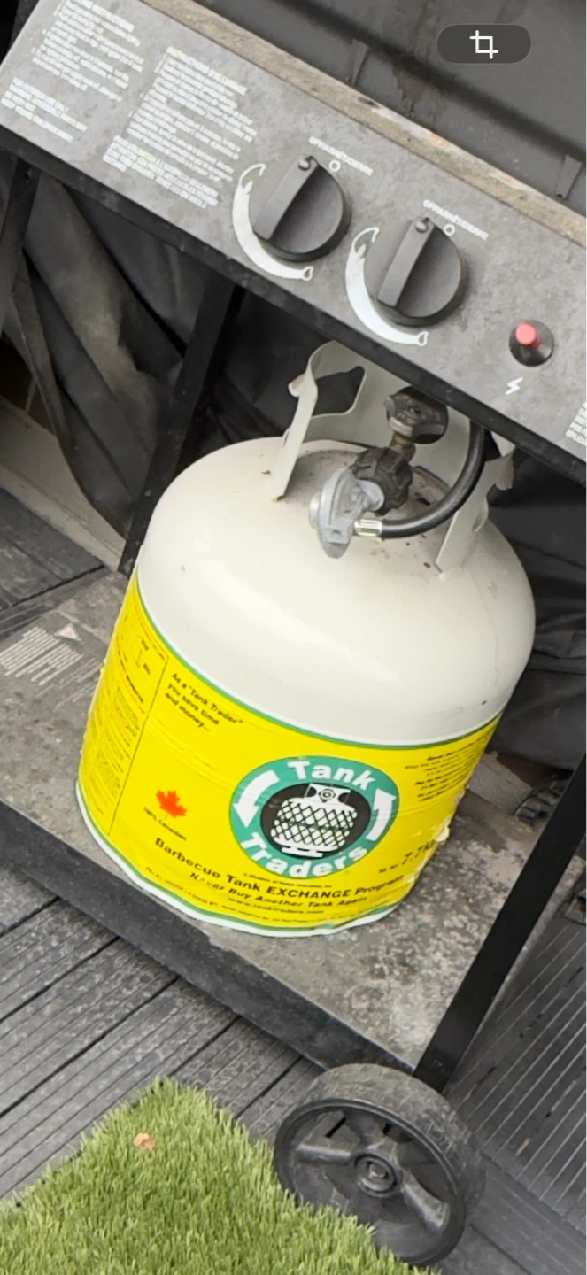Tank Traders 20lb New Propane Tank with free bbq
