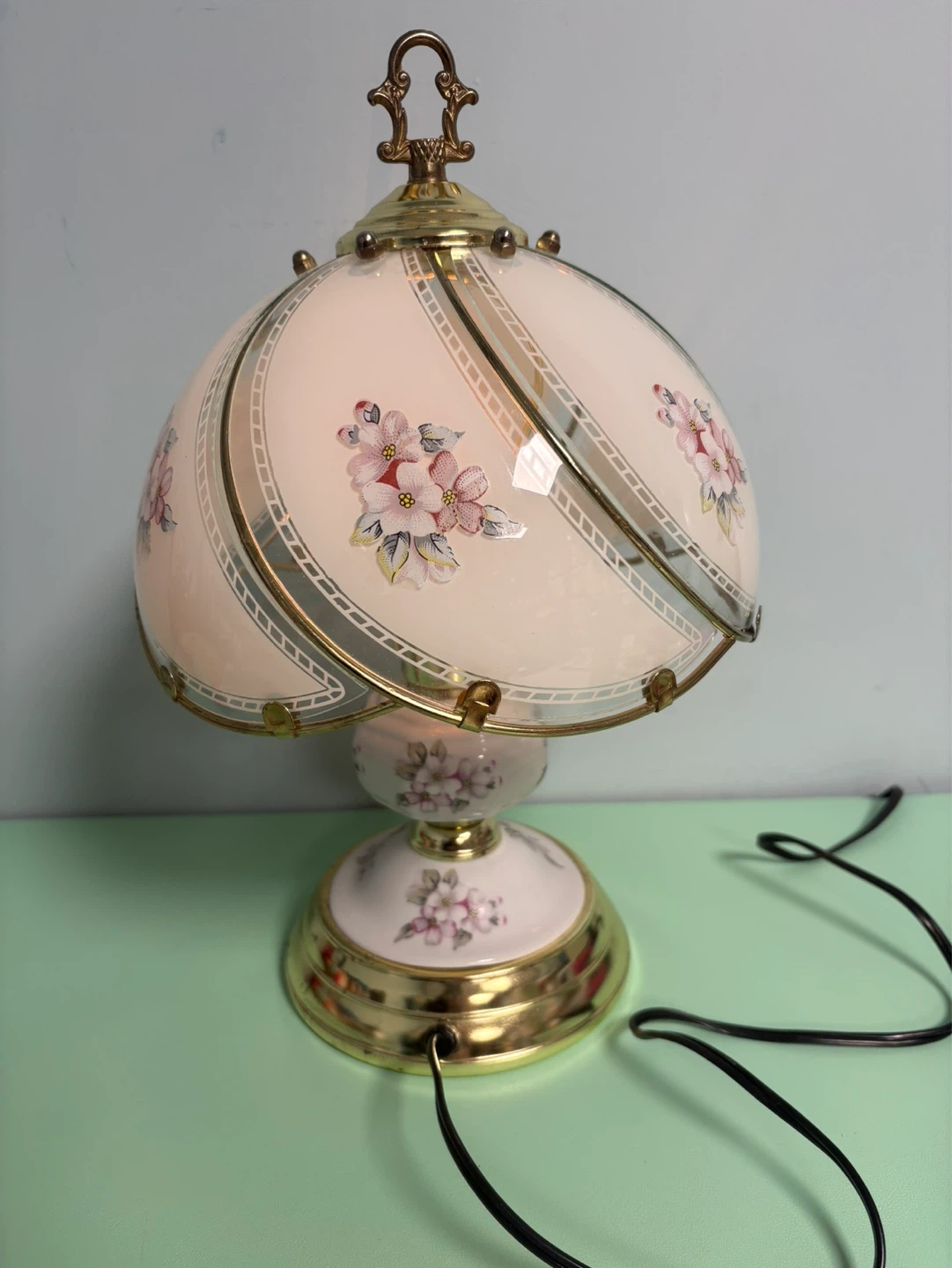 Vintage Style Touch Lamp with Floral Pattern - photo 3