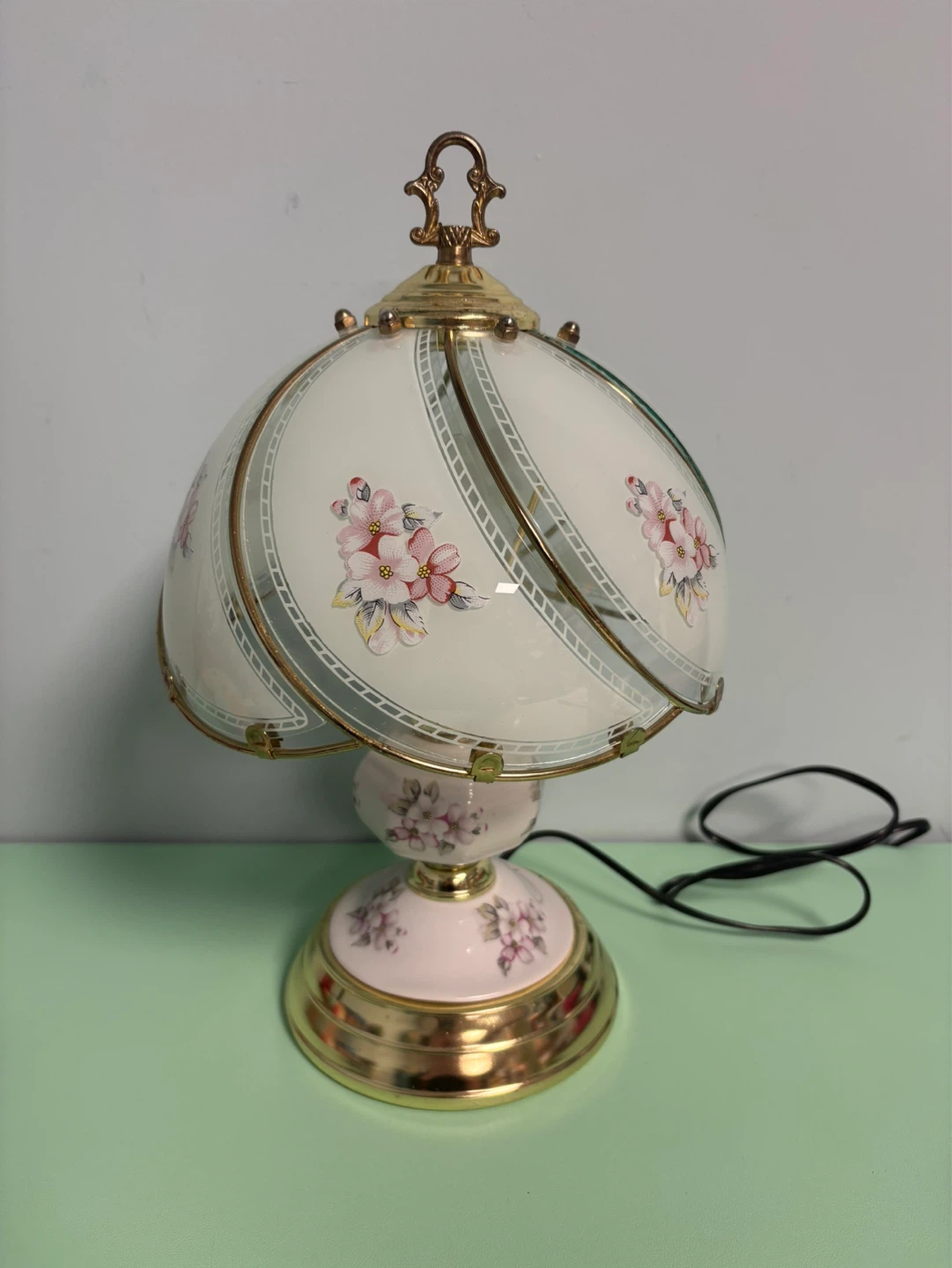 Vintage Style Touch Lamp with Floral Pattern