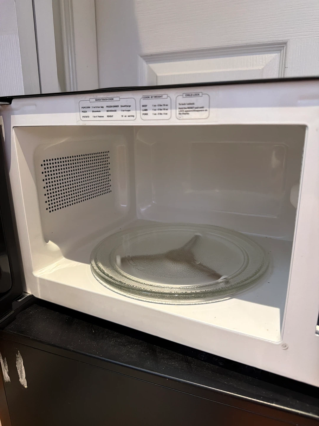 Curtis Microwave - photo 2