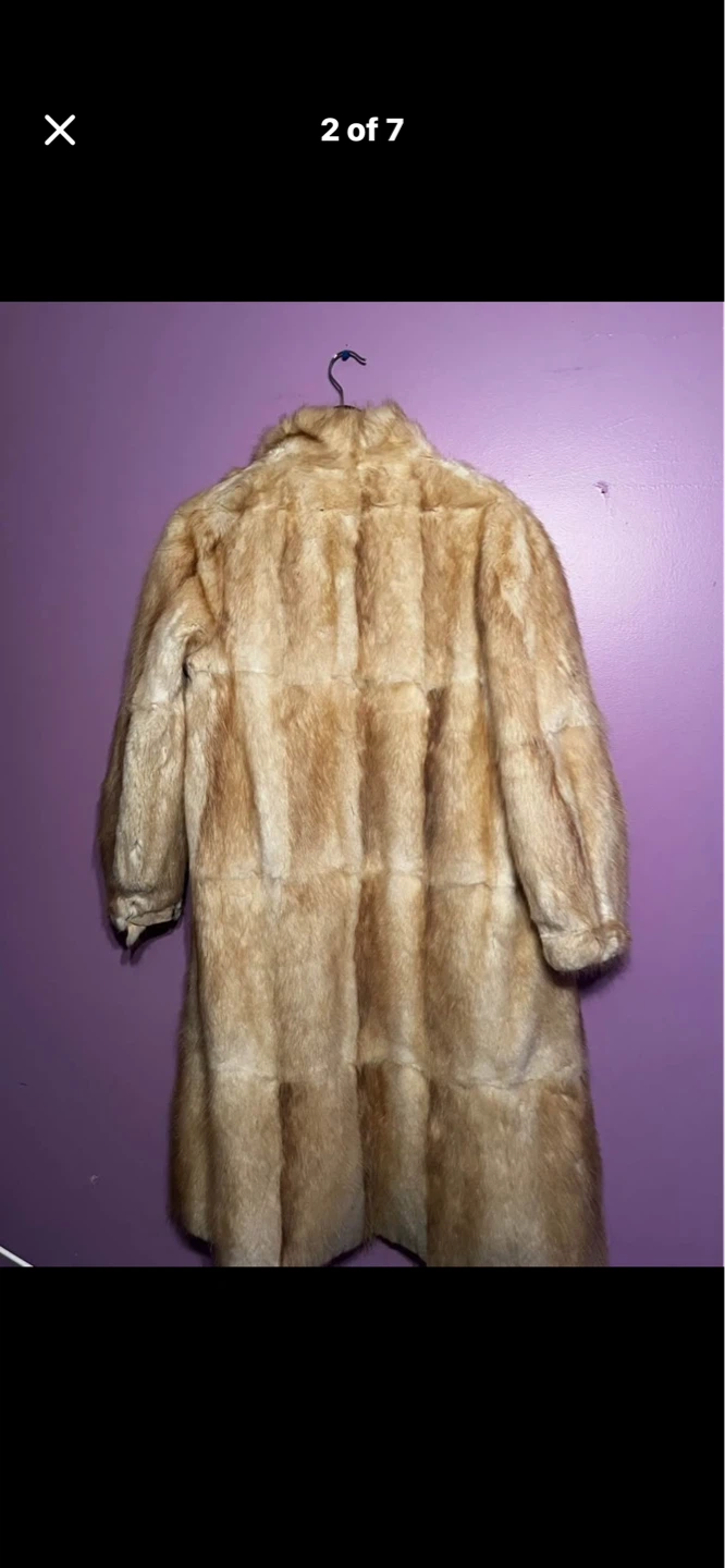 D. Hindy & Sons Limited Furriers Beige Fur Coat - photo 2