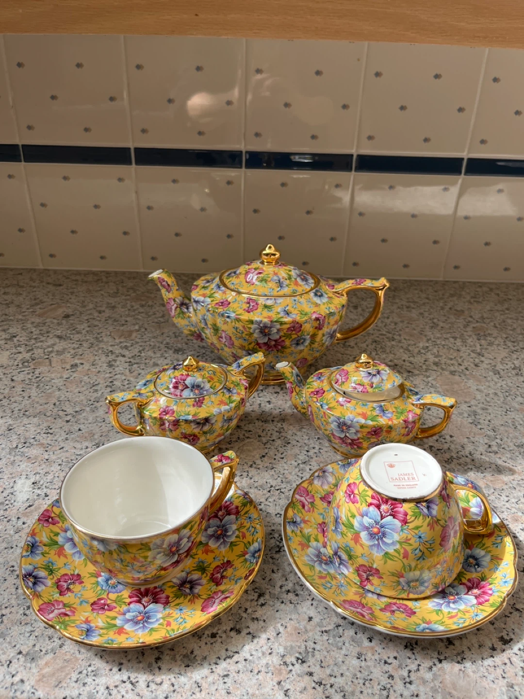 James Sadler Sophie Collection Teapot & Cups Set