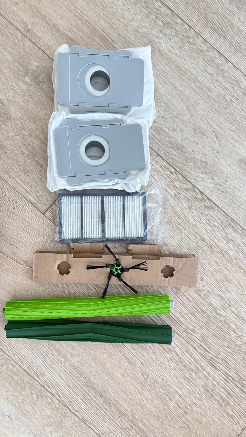 iRobot Vaccum Roomba S9+ with its Base & NEW Parts - photo 2