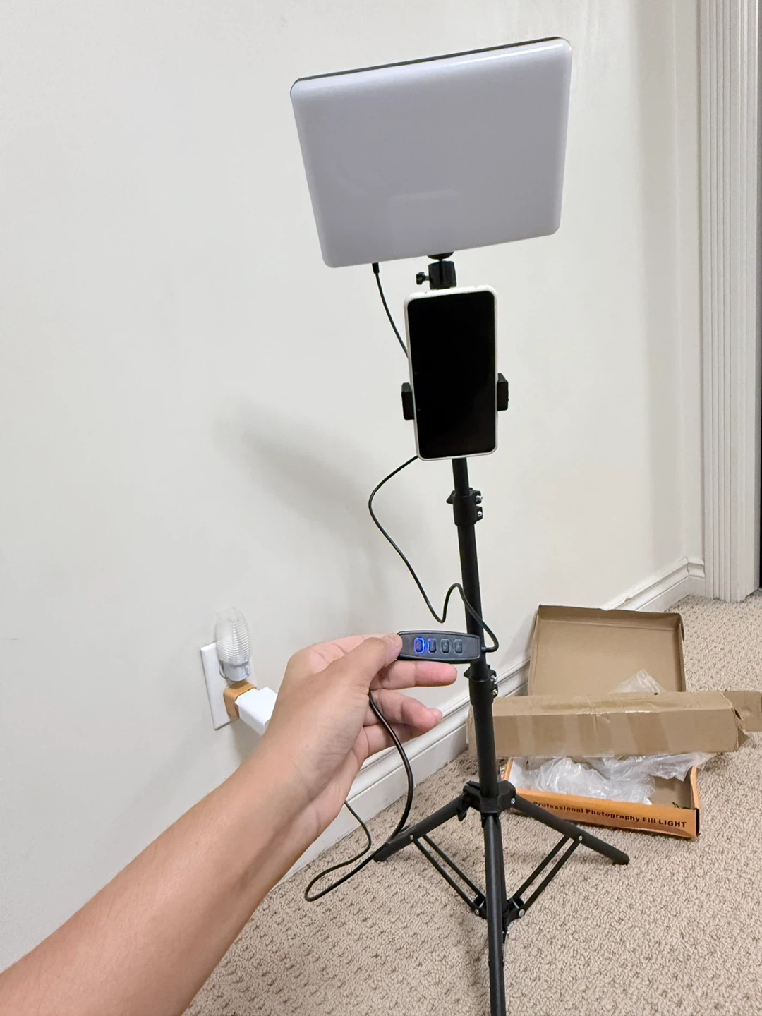 Neewer PL-26 LED Ring Light with Stand and Phone Holder - photo 4