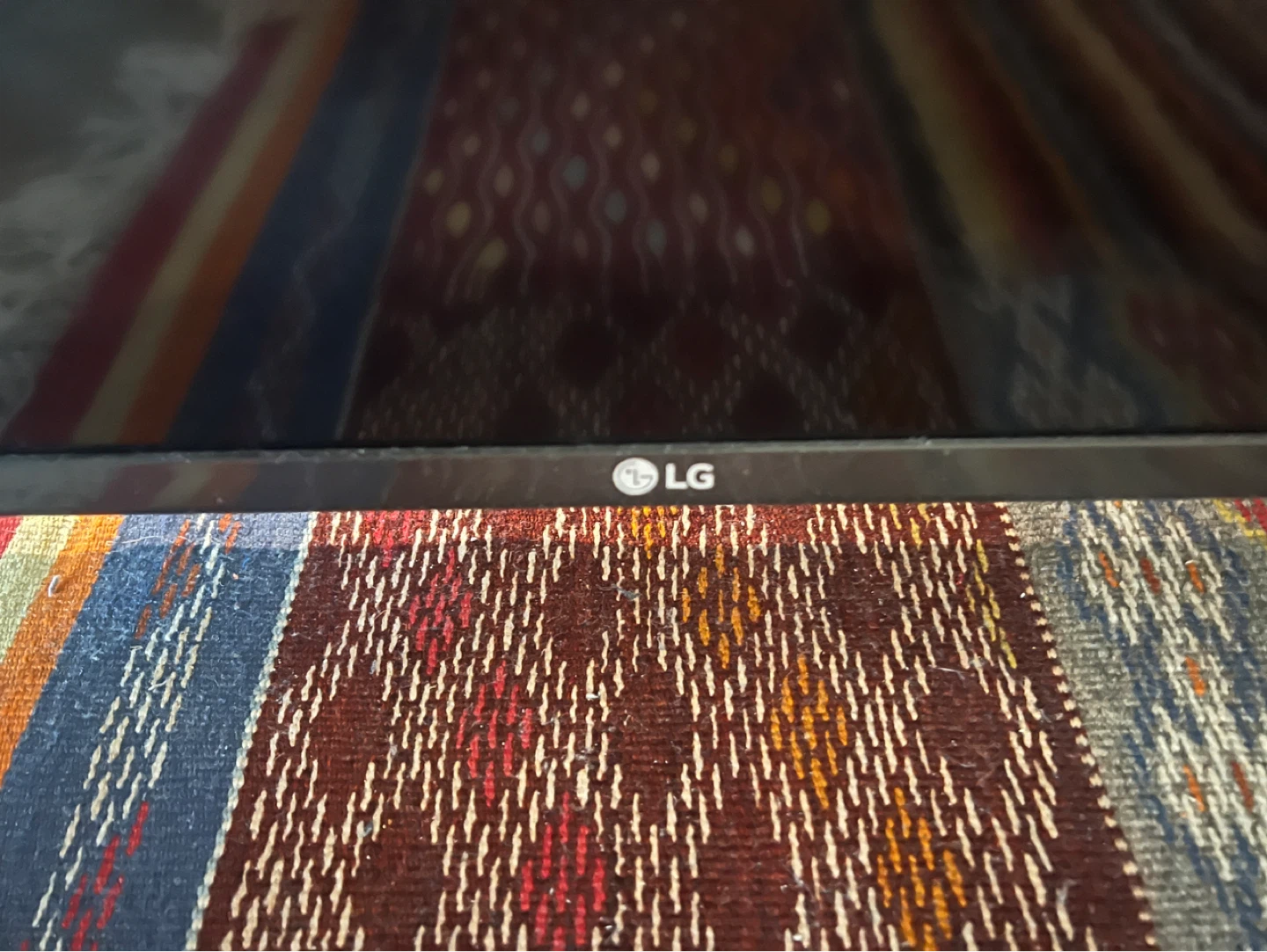 LG Flat Screen TV - photo 2