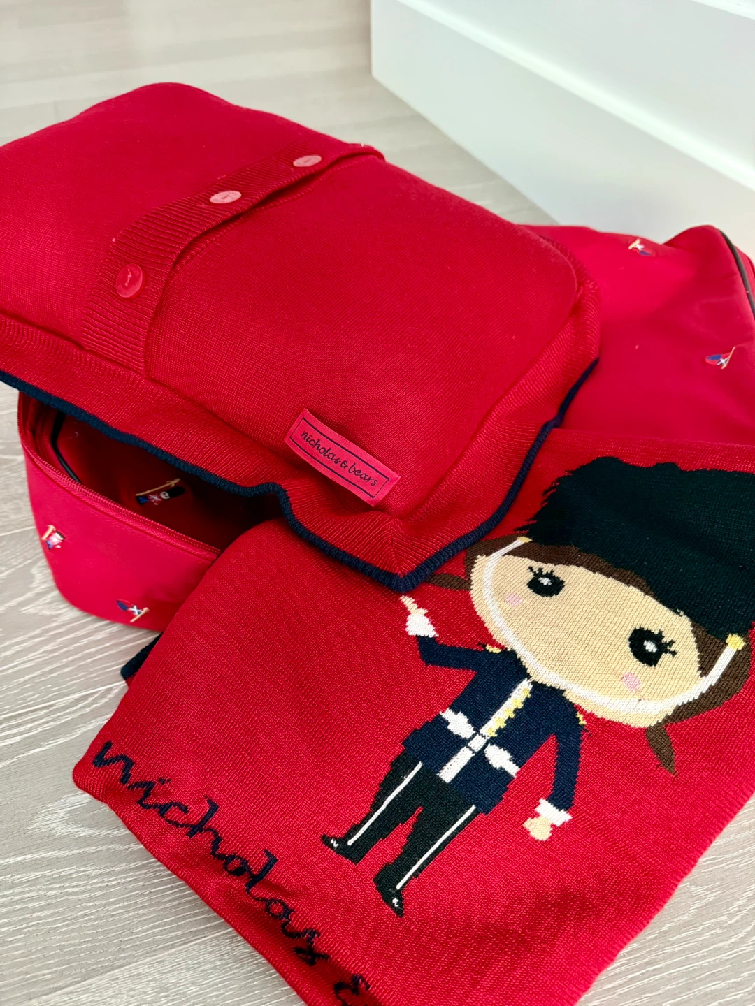 New Nicholas & Bears Knit Blanket and Pillow Set - photo 3