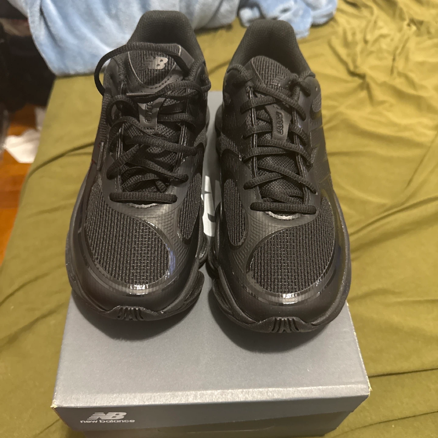 New Balance ABZORB 2000 Black Running Shoes