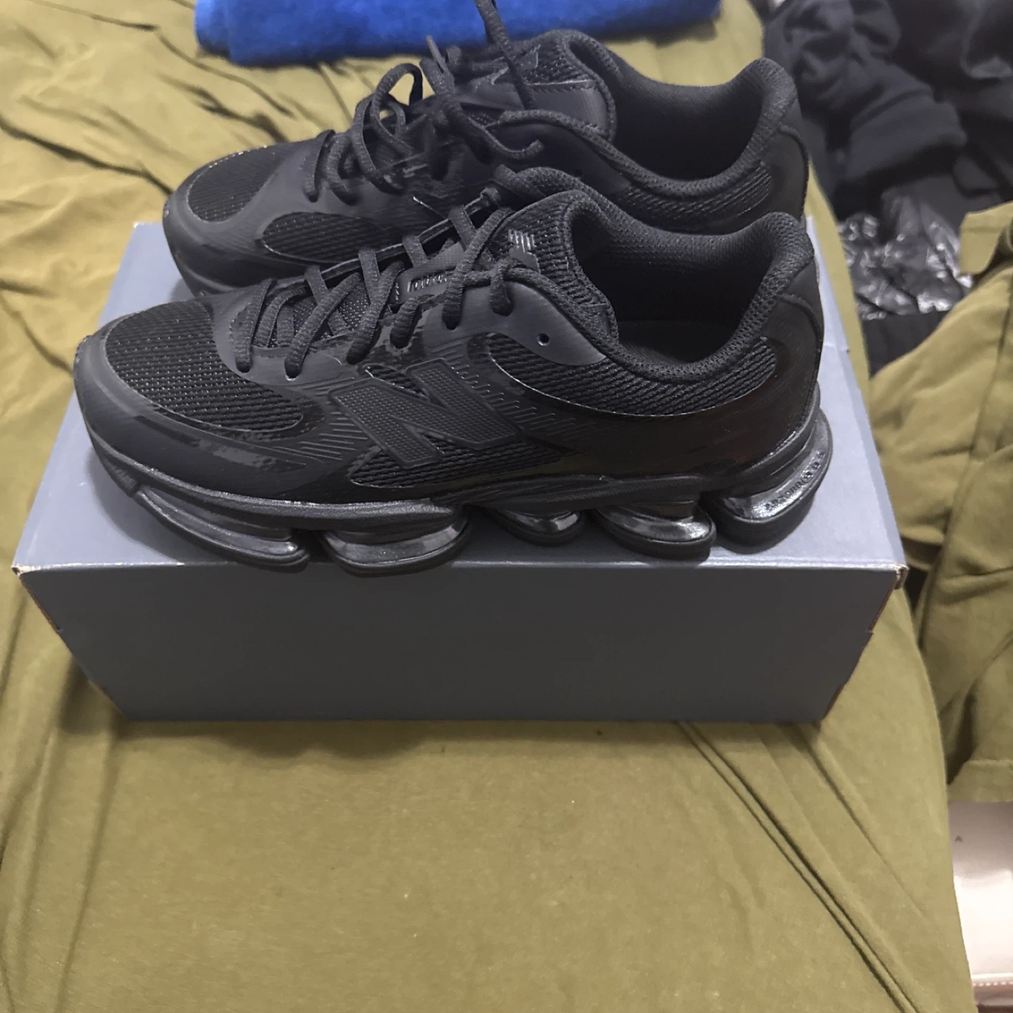 New Balance ABZORB 2000 Black Running Shoes - photo 3