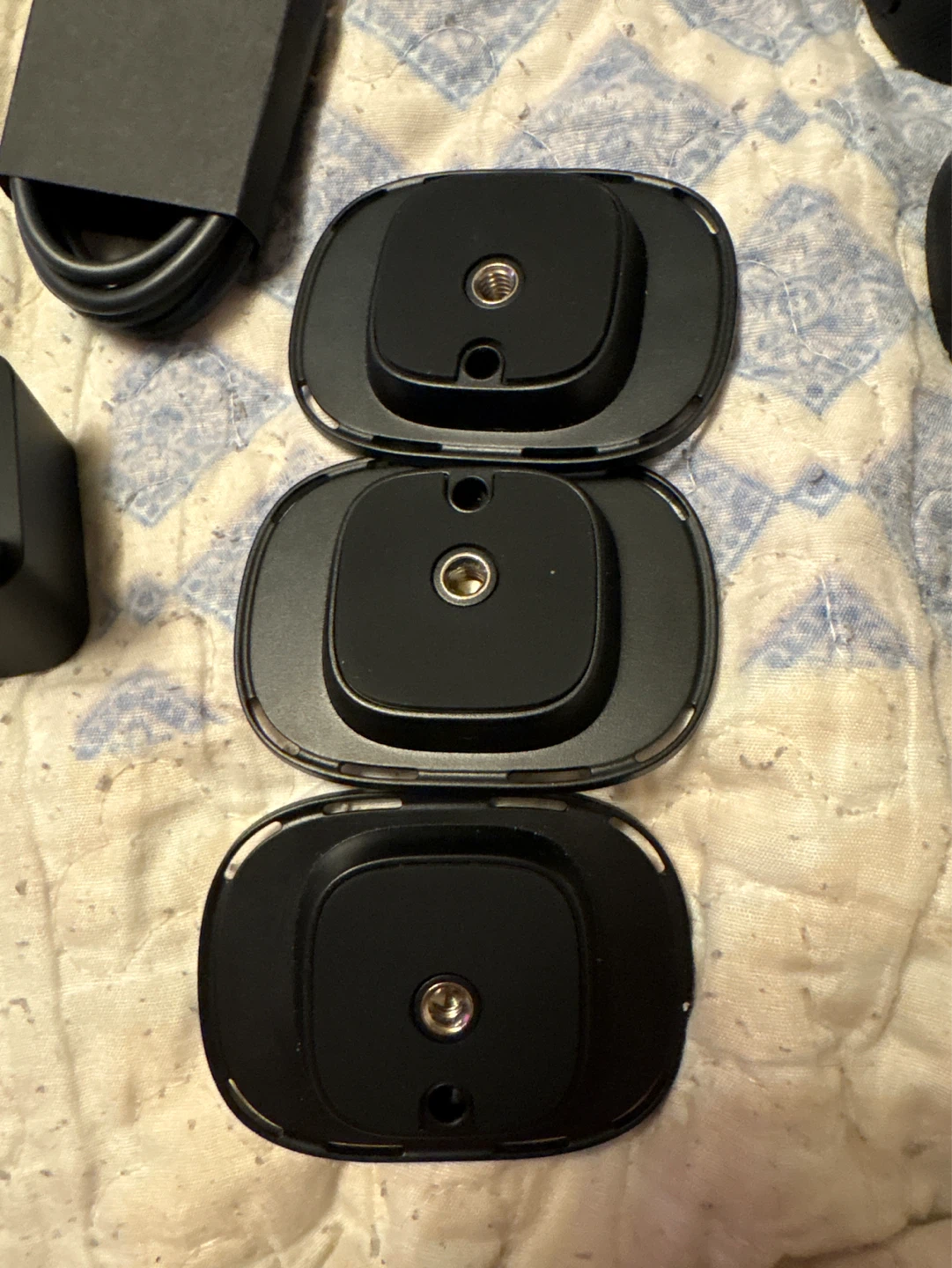 HTC VIVE Ultimate Trackers + dongle - photo 4