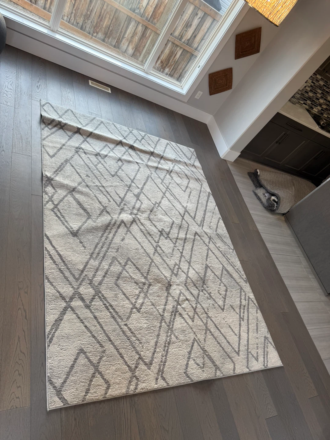 Geometric Pattern Area Rug, very clean , - photo 2