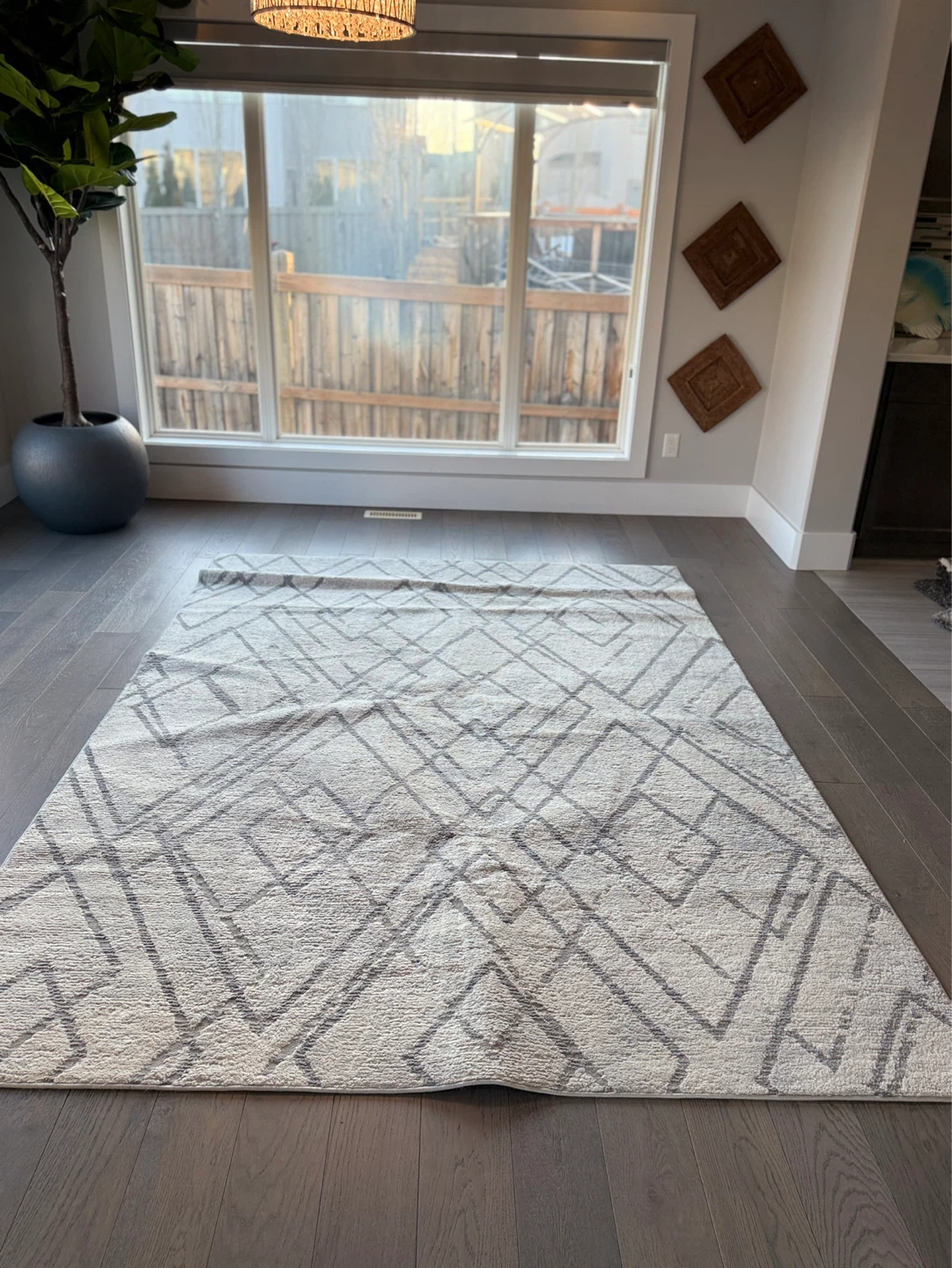 Geometric Pattern Area Rug, very clean ,