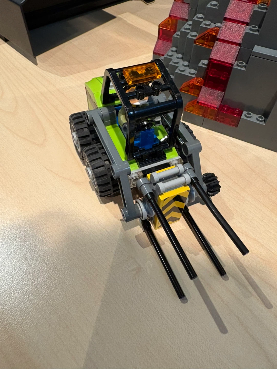 LEGO City volcano heavy lift helicopter - photo 4