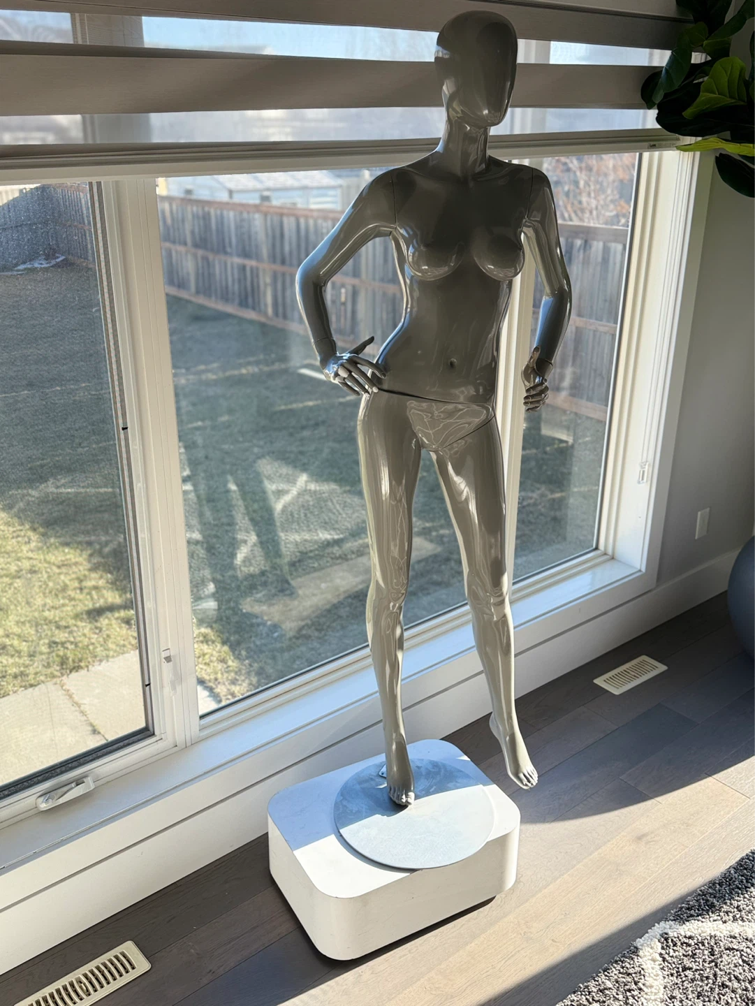 Grey Female Mannequin, very great quality, strong