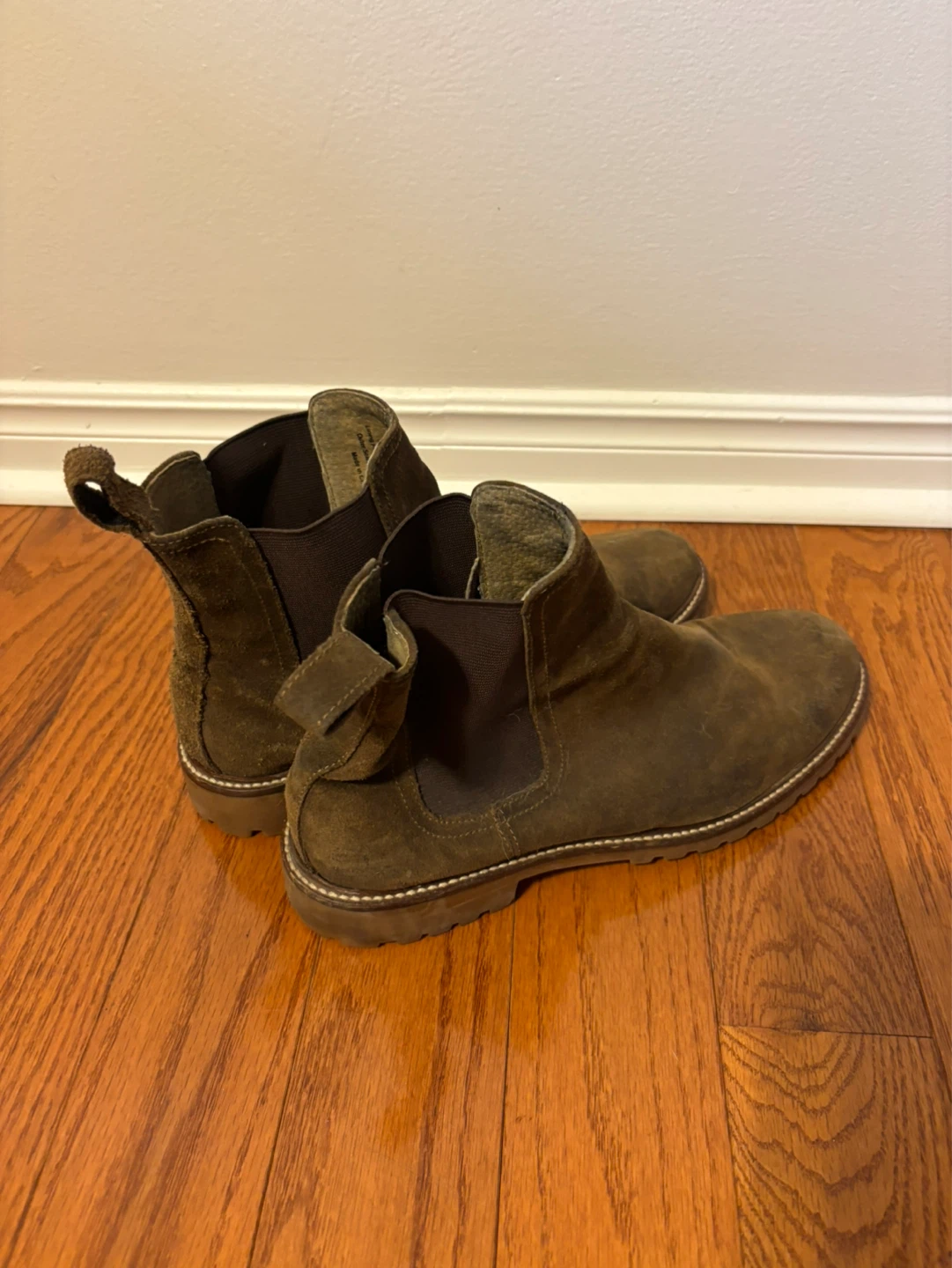 Banana Republic Suede Chelsea Boots - Men US9.5 - photo 2