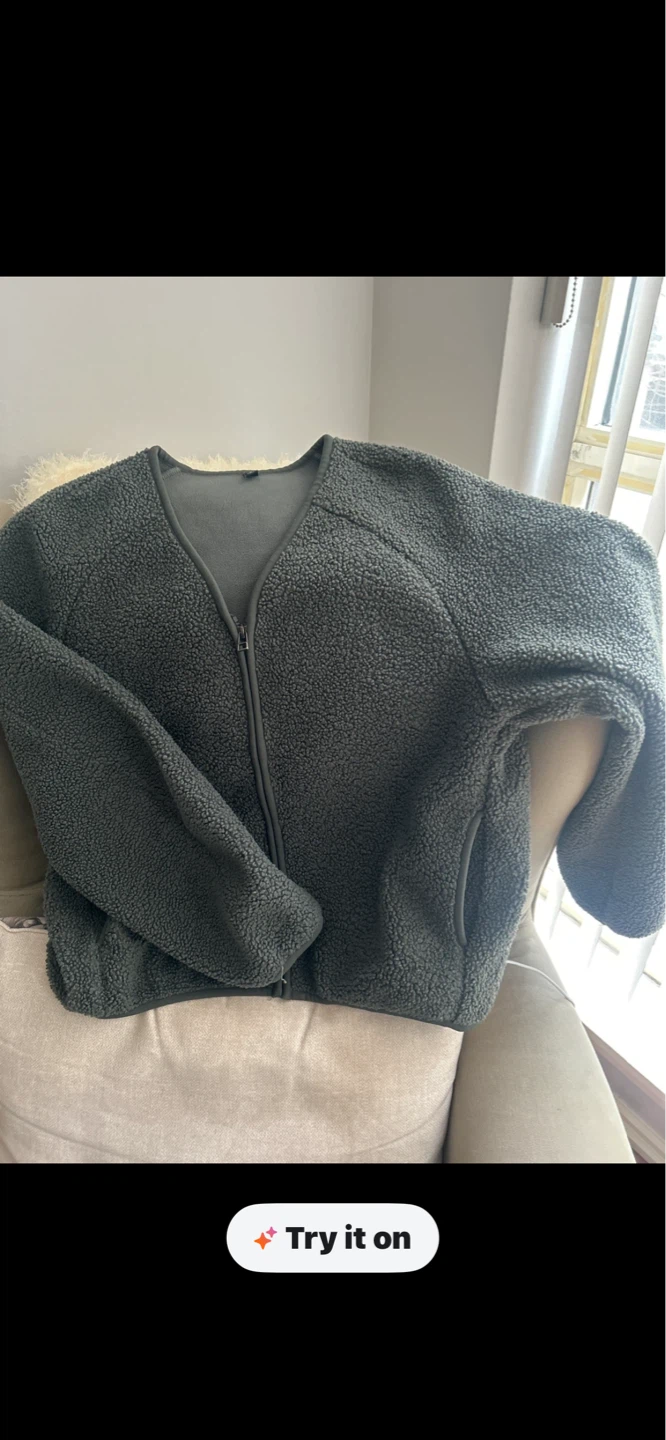 Uniqlo Fleece Jacket - Medium
