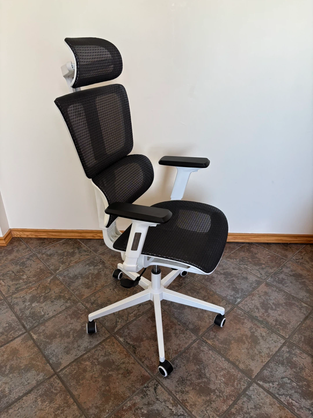 LIKE NEW Ergonomic office chair