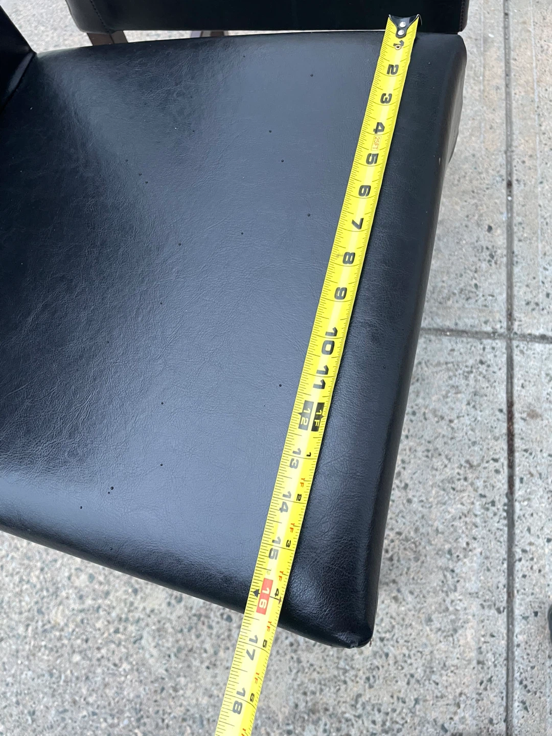 Set of 2 Black Faux Leather Bar Stools - photo 4