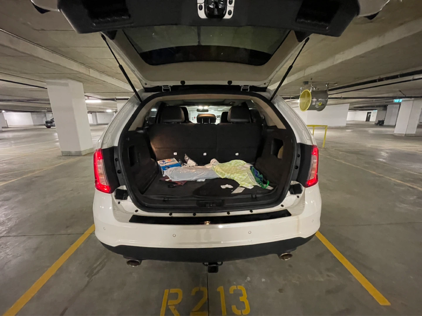 White Ford Edge SEL SUV 2014