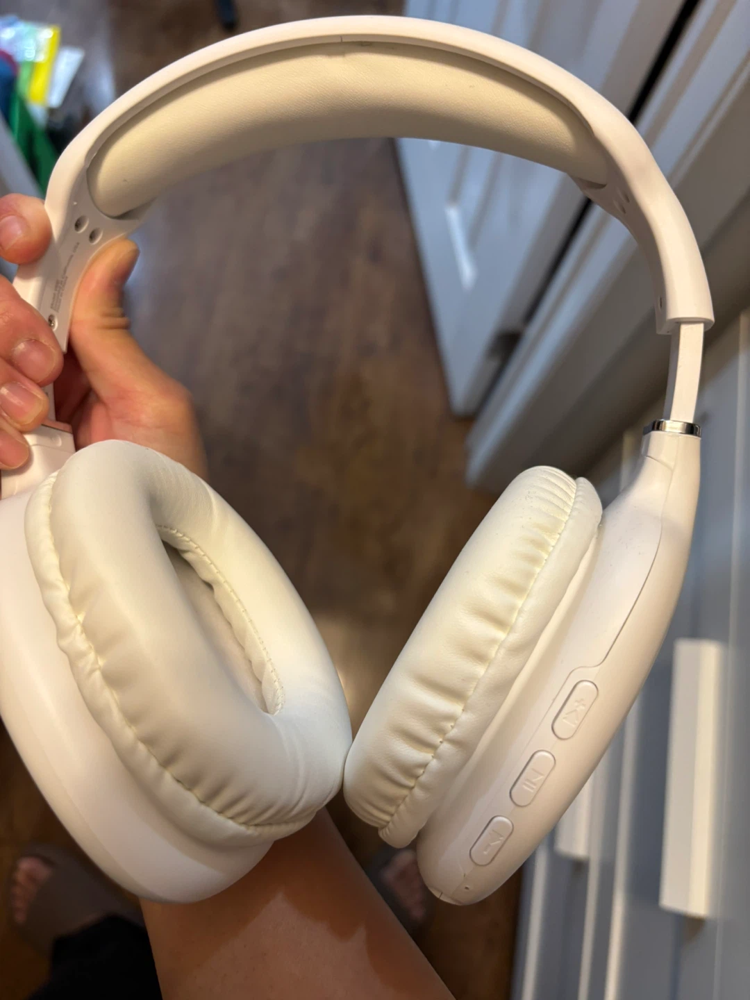 White HyperGear Headphones - photo 4