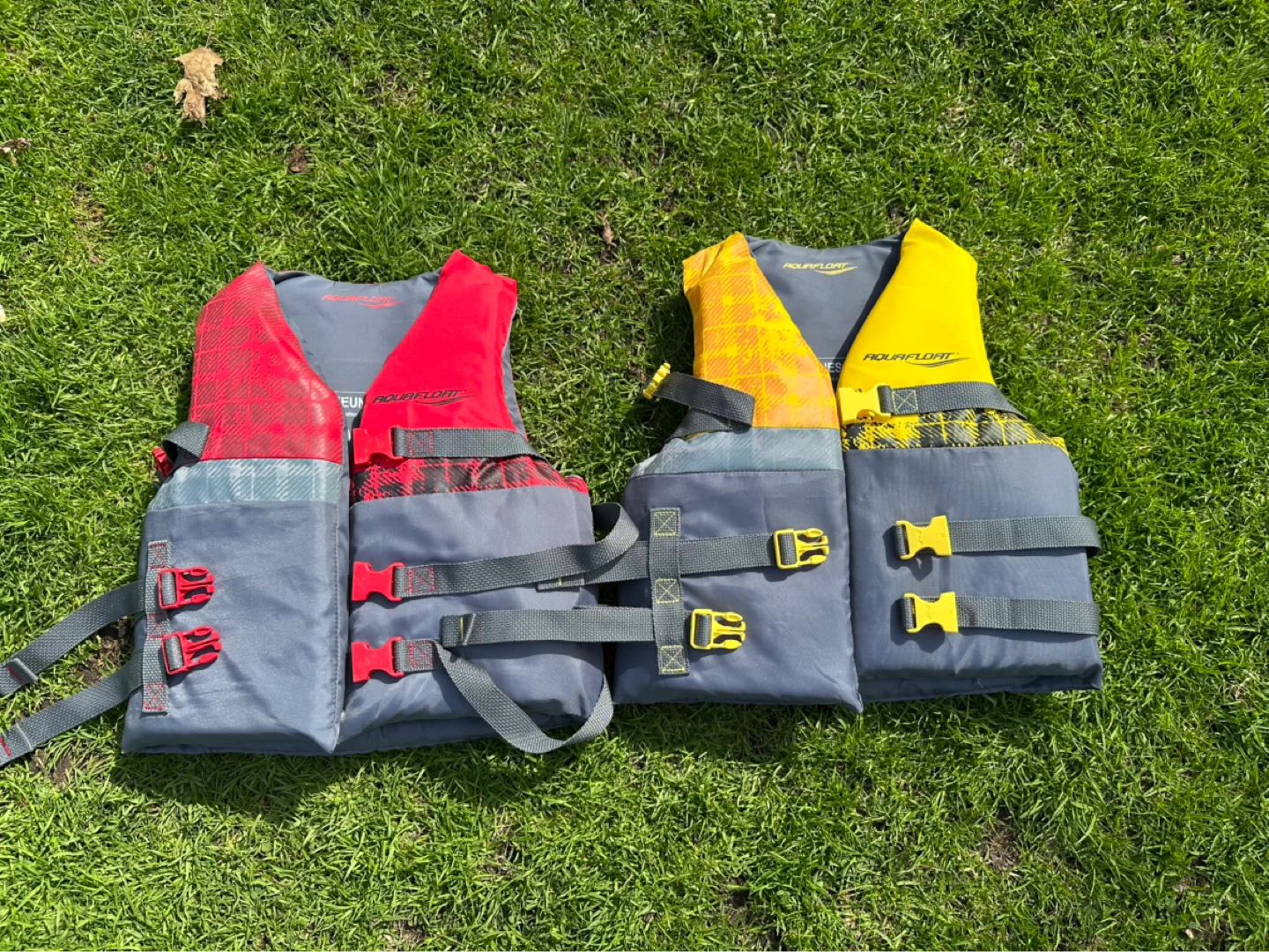 Youth Life Jackets (2)