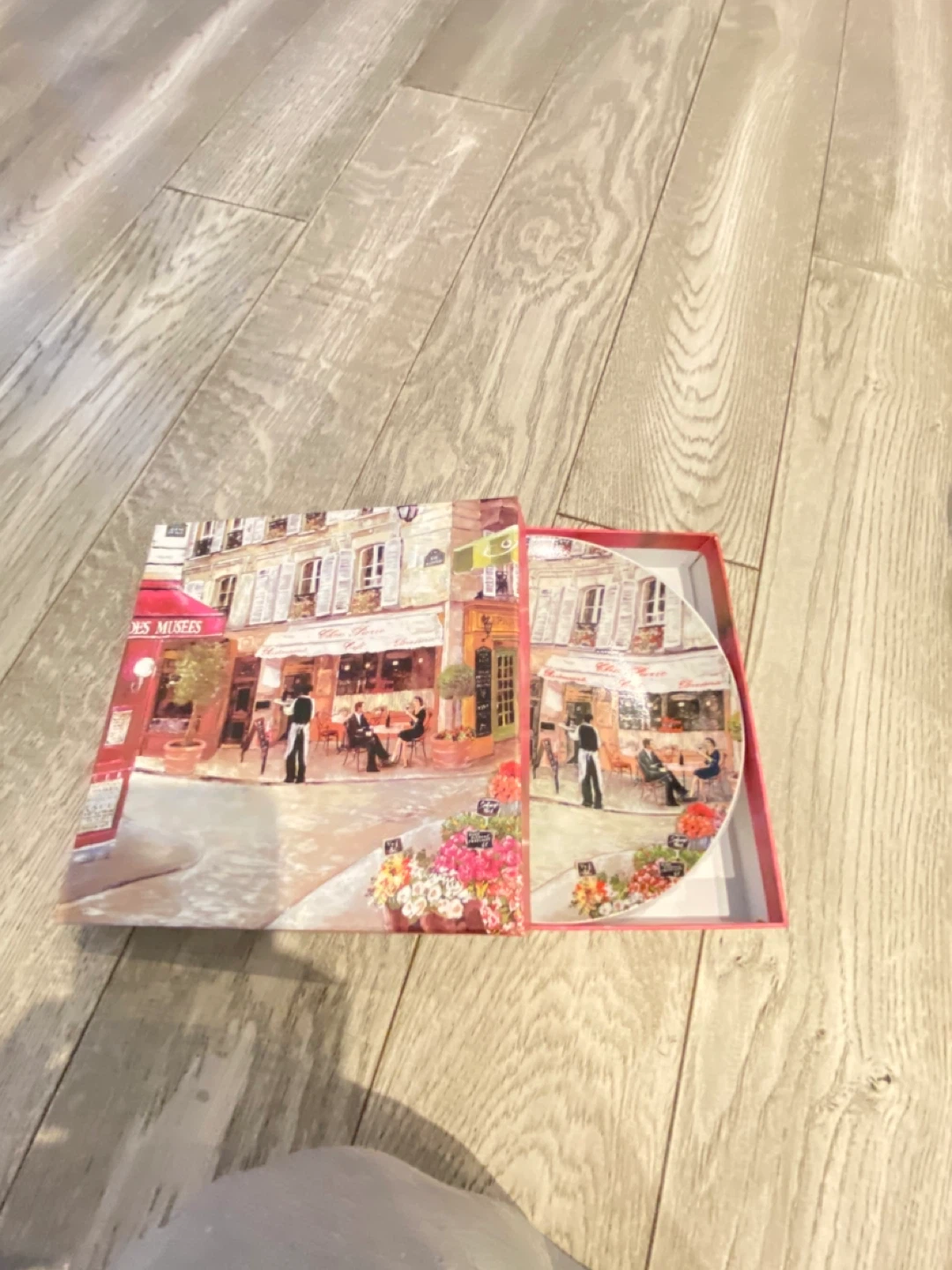 Set of 2 Decorative Plates with Cafe Scene - photo 2