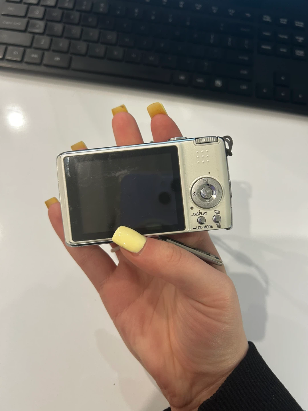 Panasonic Lumix DMC-FX01 Digital Camera - photo 4