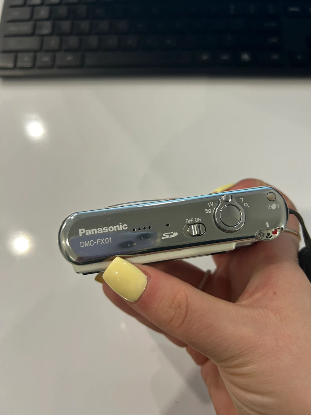 Panasonic Lumix DMC-FX01 Digital Camera - photo 2