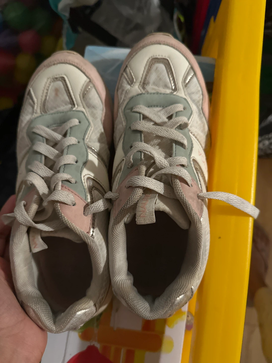 Nautica youth’s Sneakers Size 5