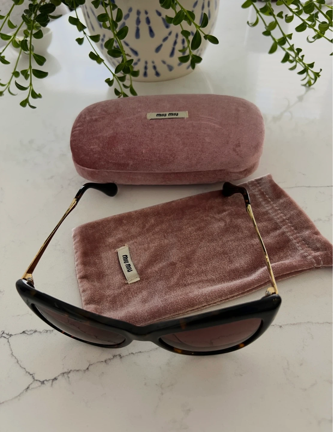 Miu Miu Sunglasses Cat Eye Tortoiseshell SMU 080 - photo 4