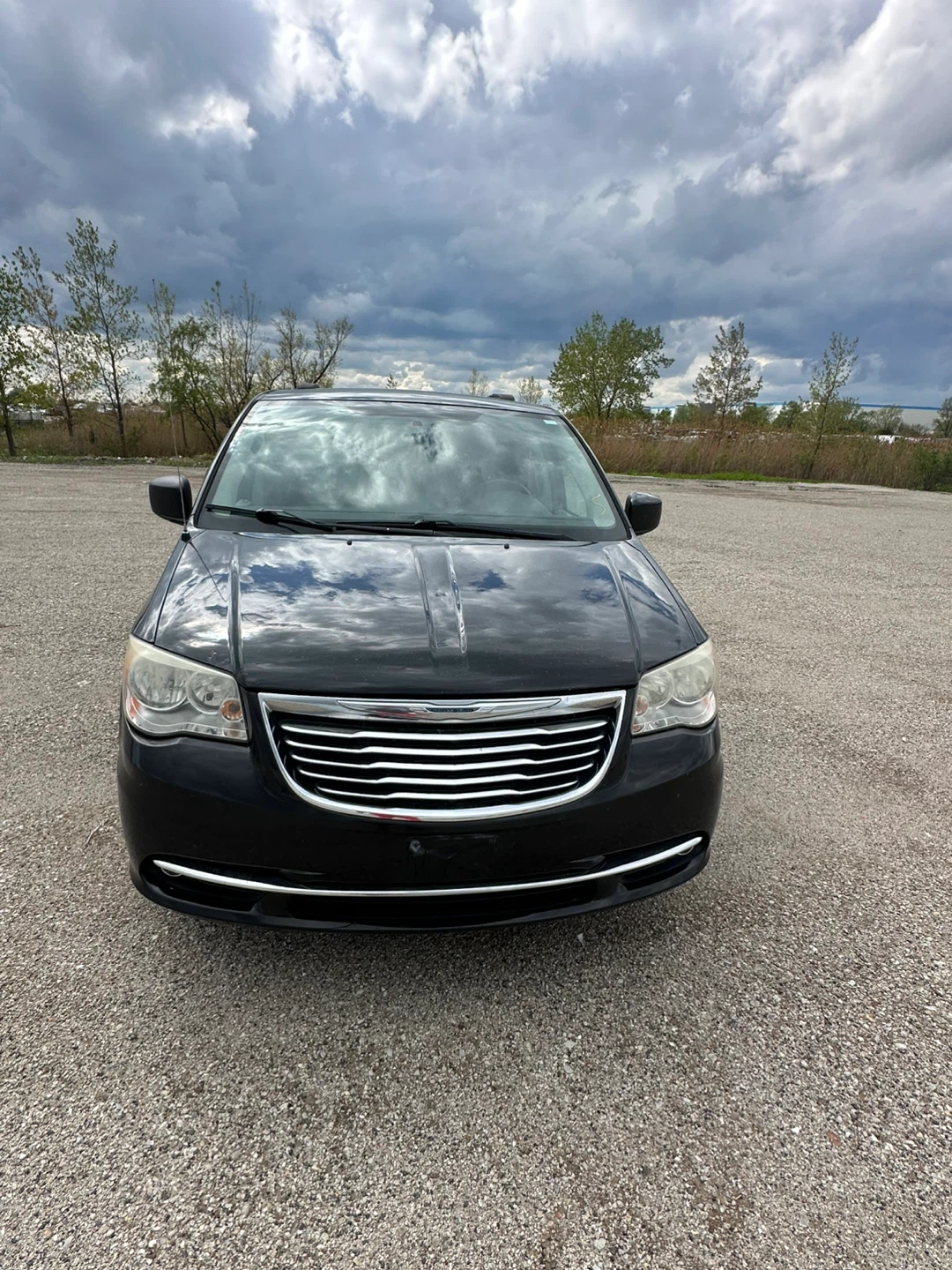 Black Chrysler Town & Country Minivan - photo 4
